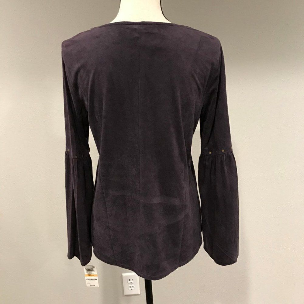 Dark‎ grape color bell sleeve faux suede v-neck top - Picture 5 of 8